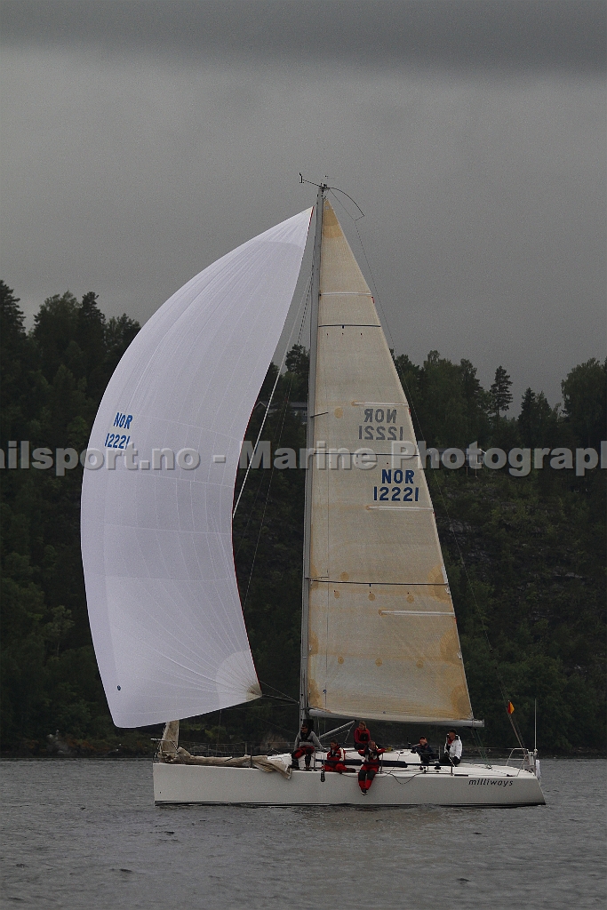 NOR12221_2.jpg