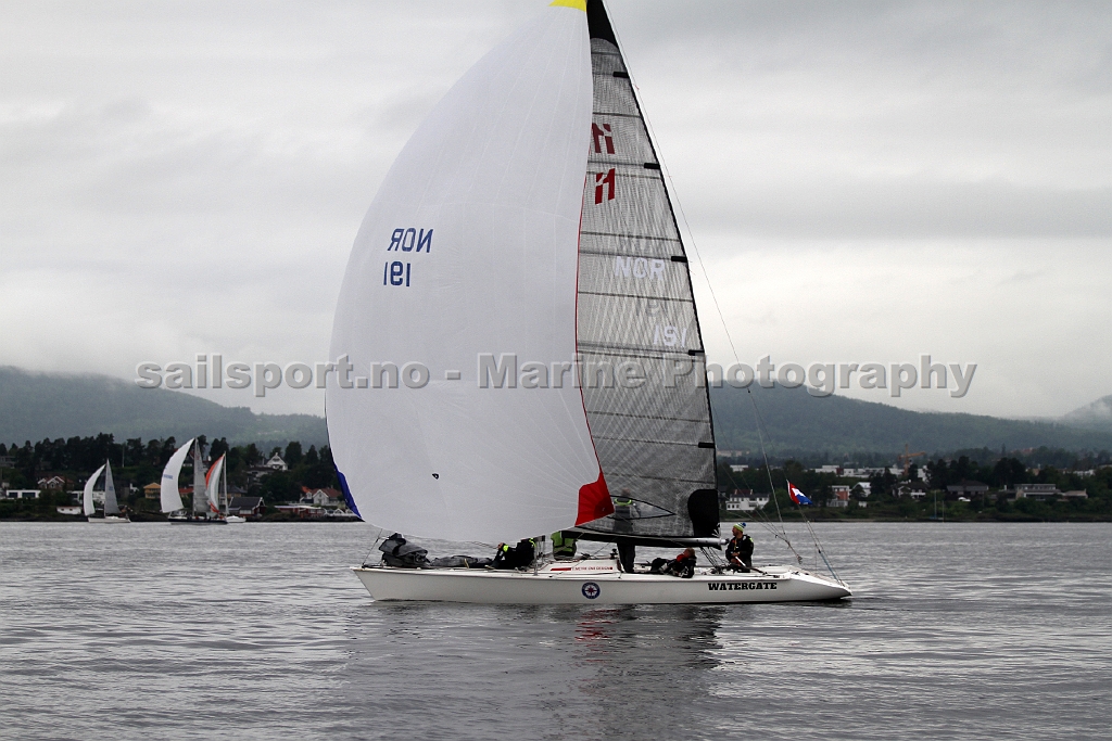 NOR191_3.jpg