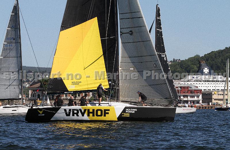 NOR12383_2.jpg