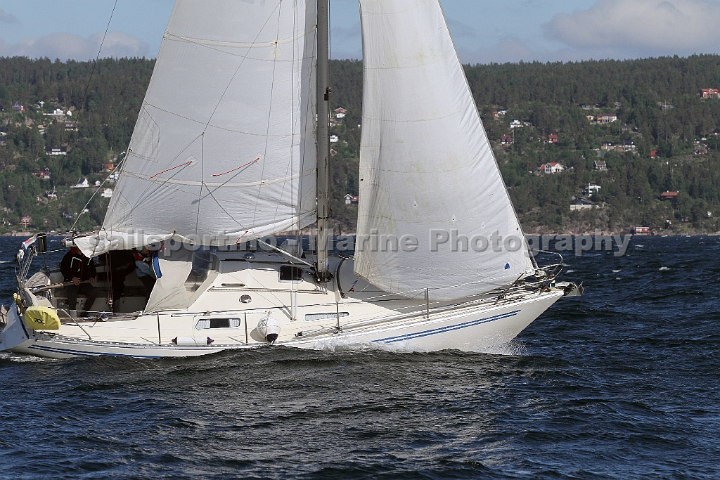 N4982_3.jpg