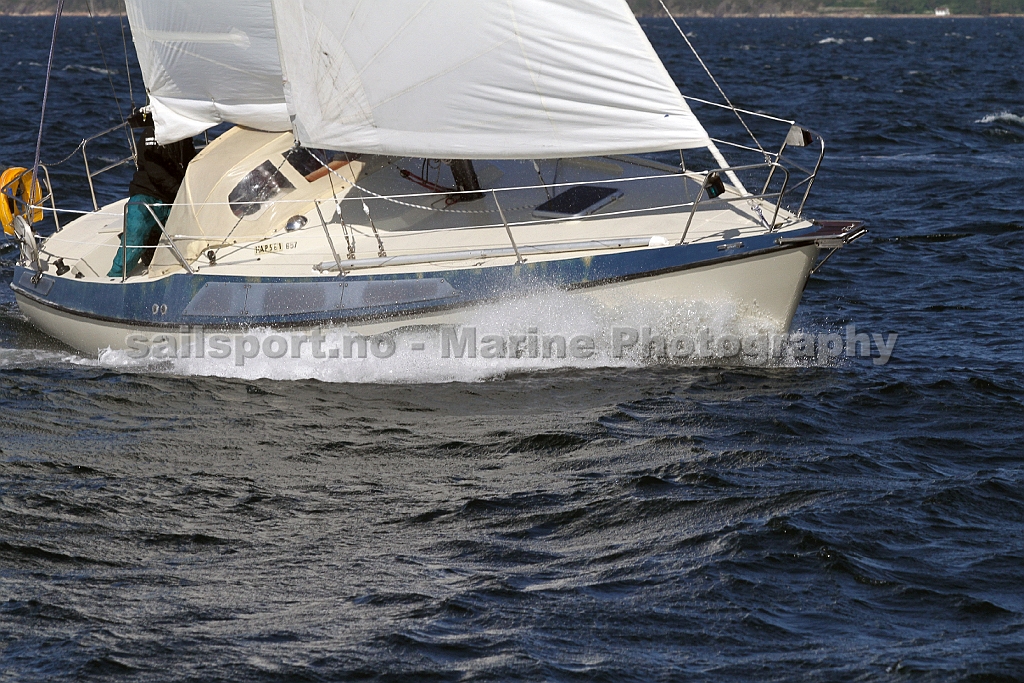 N657_4.jpg