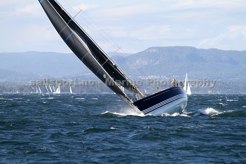 NOR12510_3.jpg