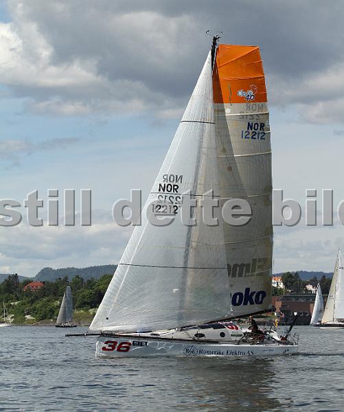 NOR12212_2.jpg