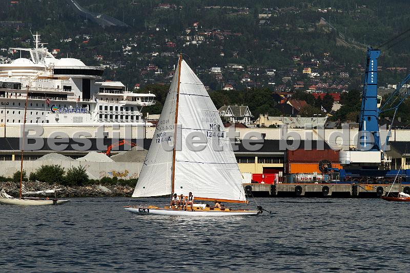 NOR12444_1.jpg