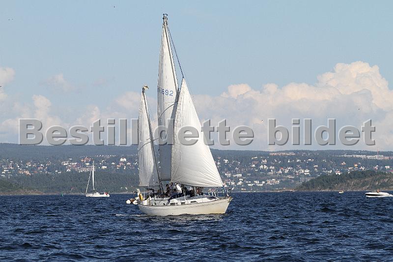 N1692_2.jpg