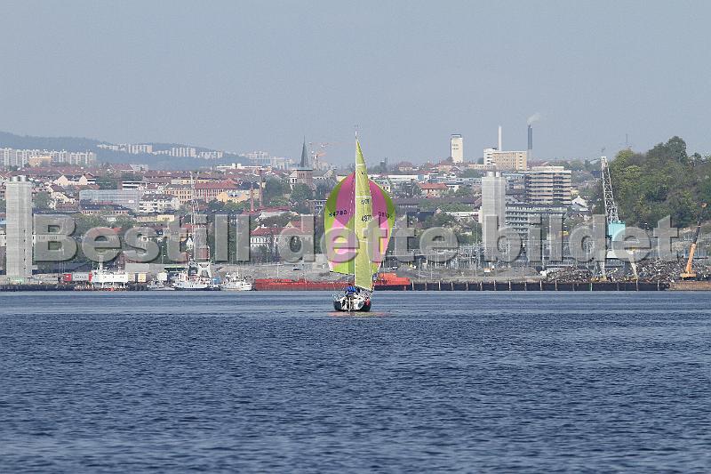 N4870_1.jpg