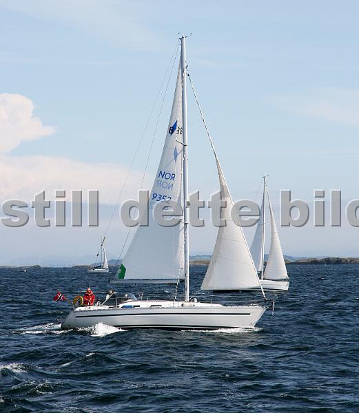 NOR9352_3.jpg