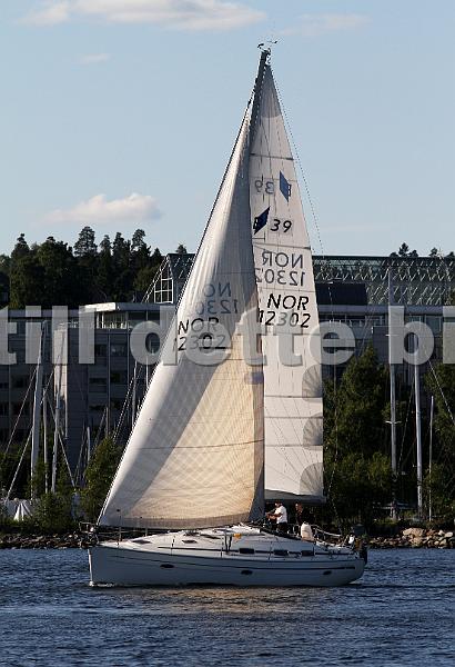 NOR12302_2.jpg
