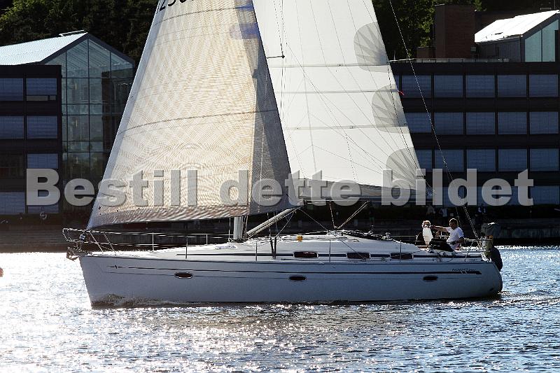 NOR12302_3.jpg