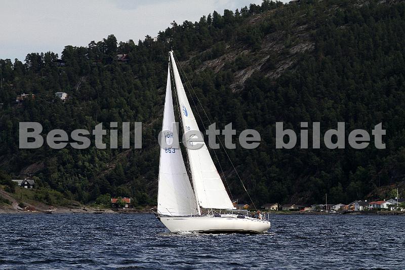NOR863_2.jpg