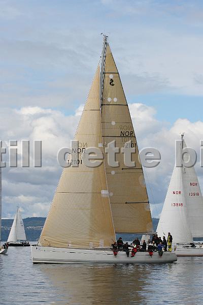 NOR12101_1.jpg