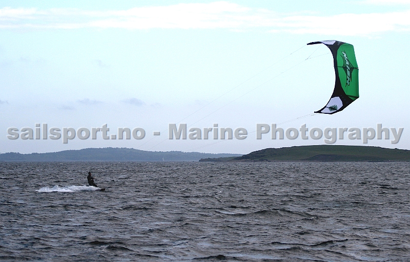 Kitesailing7.jpg