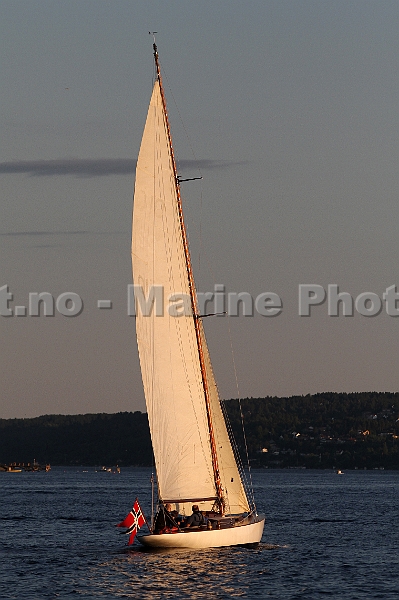 sailboat_4.jpg
