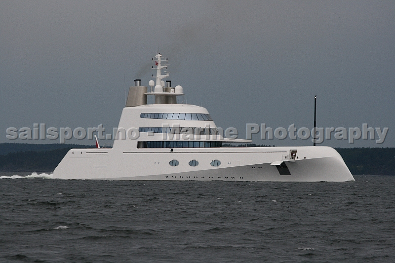 MotorYachtA_1.jpg