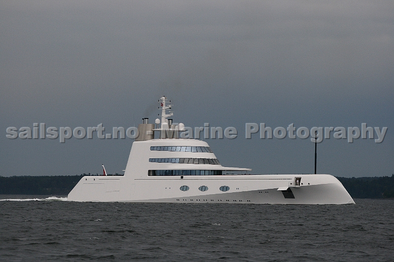 MotorYachtA_2.jpg