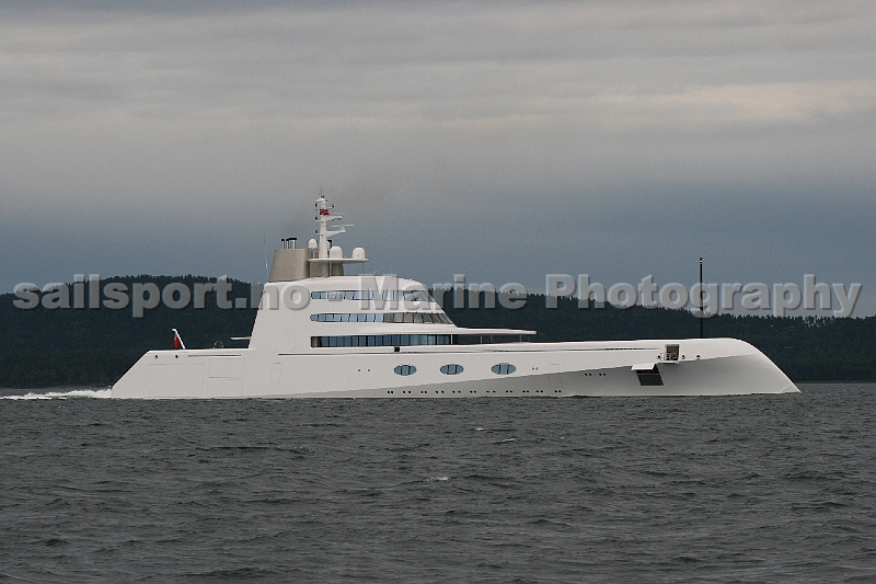 MotorYachtA_4.jpg