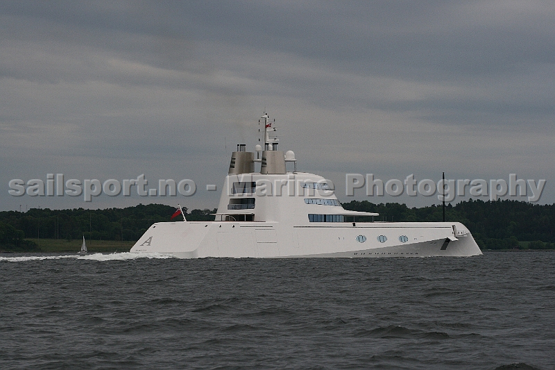 MotorYachtA_5.jpg