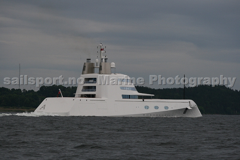 MotorYachtA_6.jpg
