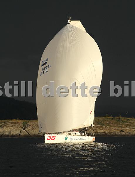 NOR12212_2.jpg