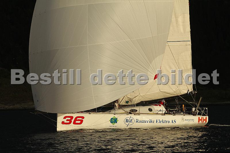 NOR12212_4.jpg