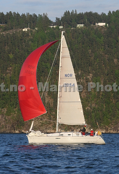 NOR12054_2.jpg