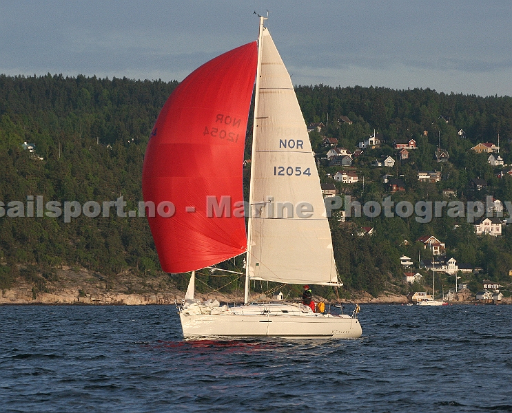 NOR12054_3.jpg