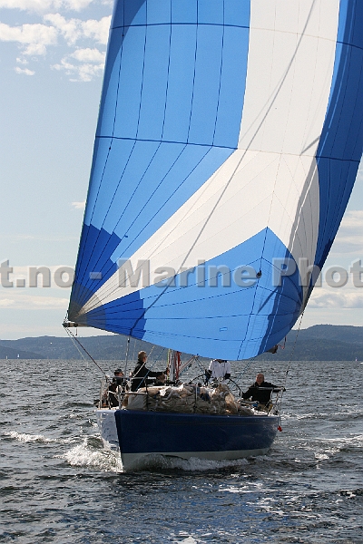 NOR12502_2.jpg