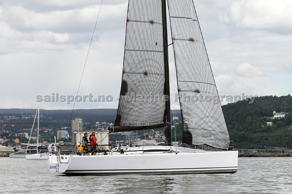 NOR12243_2.jpg