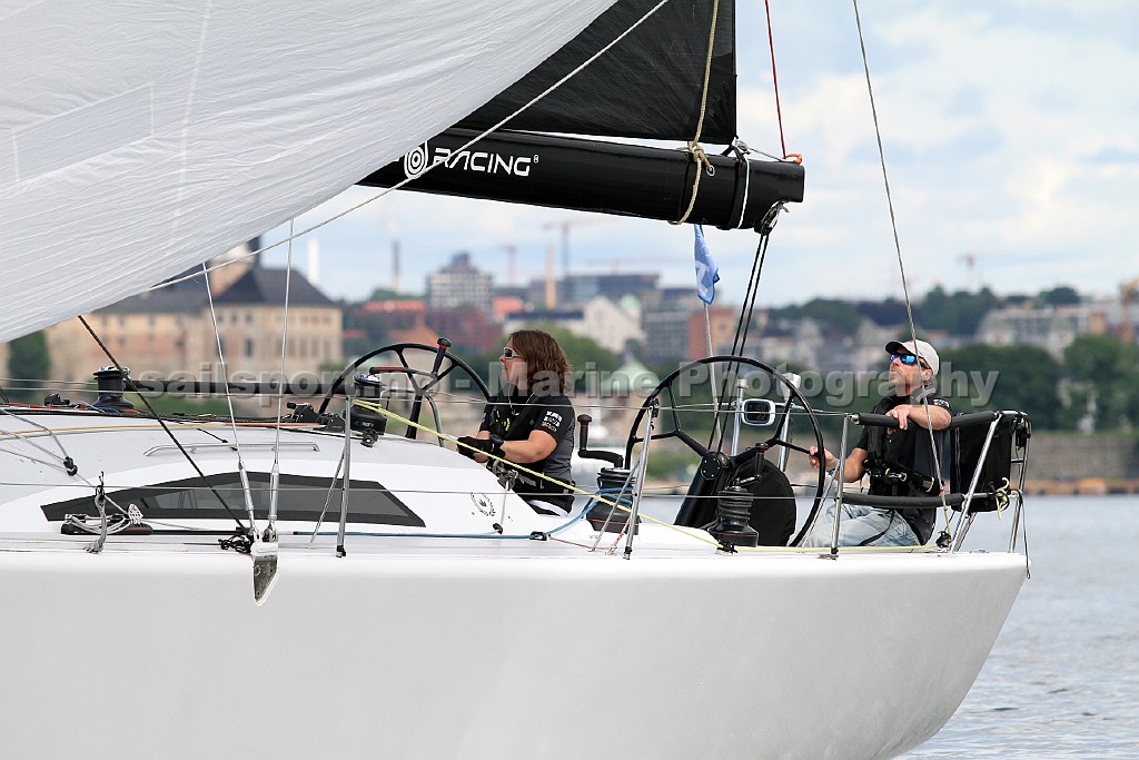 nOR12143_4.jpg