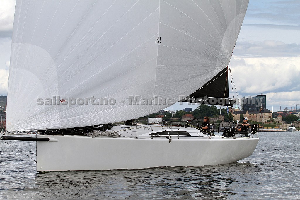 nOR12143_5.jpg